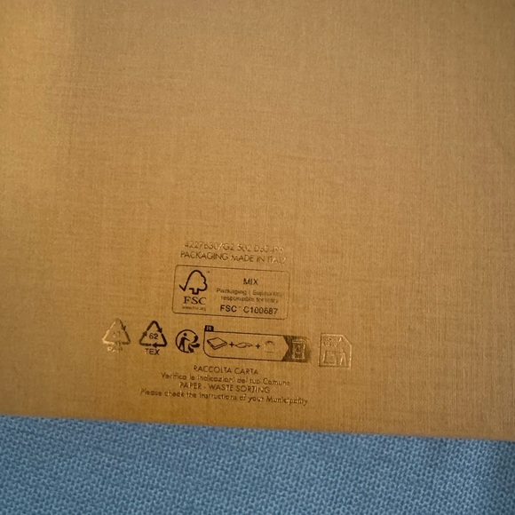 Louis Vuitton Vibrant Orange Sneaker Box - Picture 3 of 7